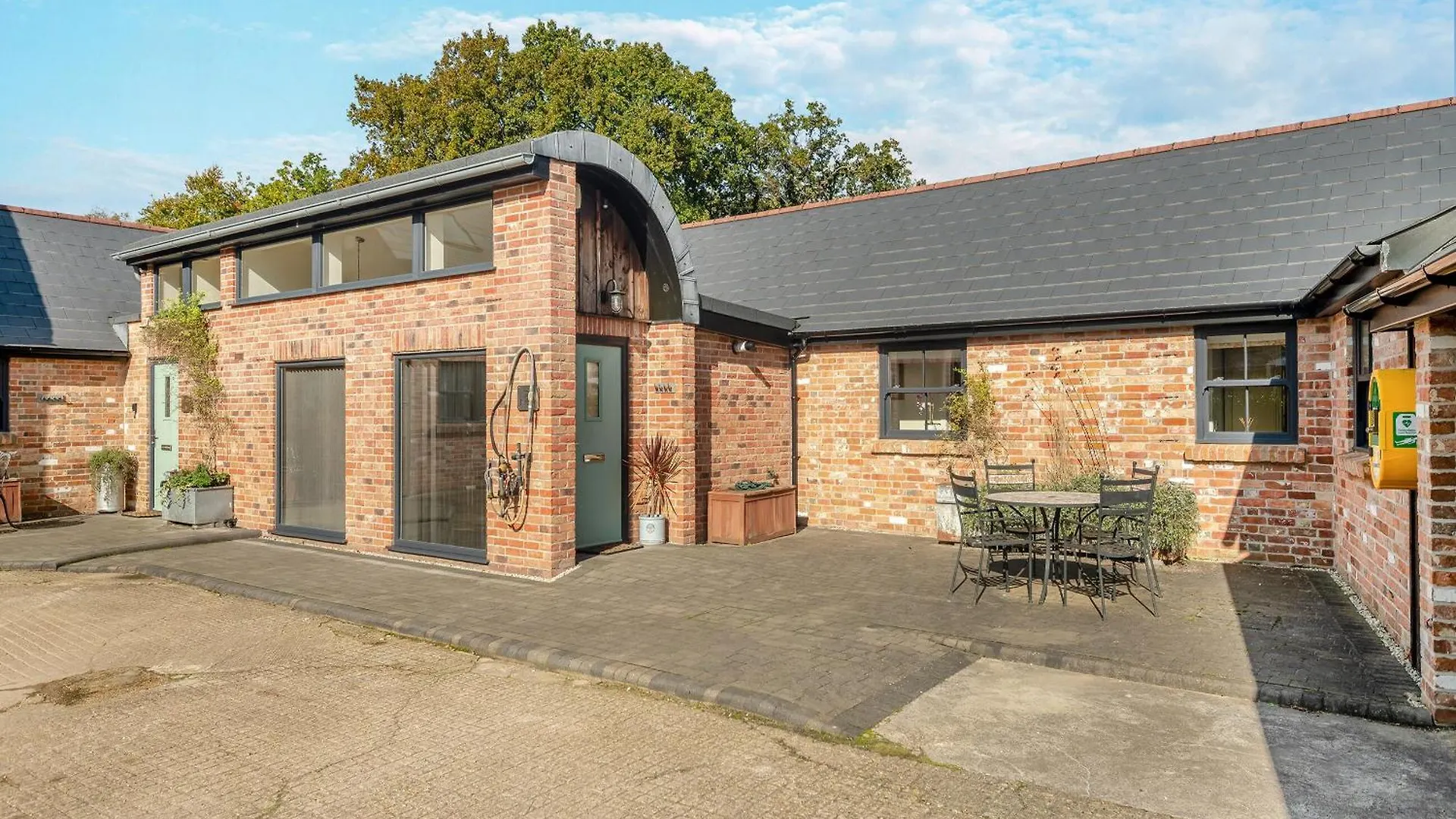 The Parlour Villa Ferndown