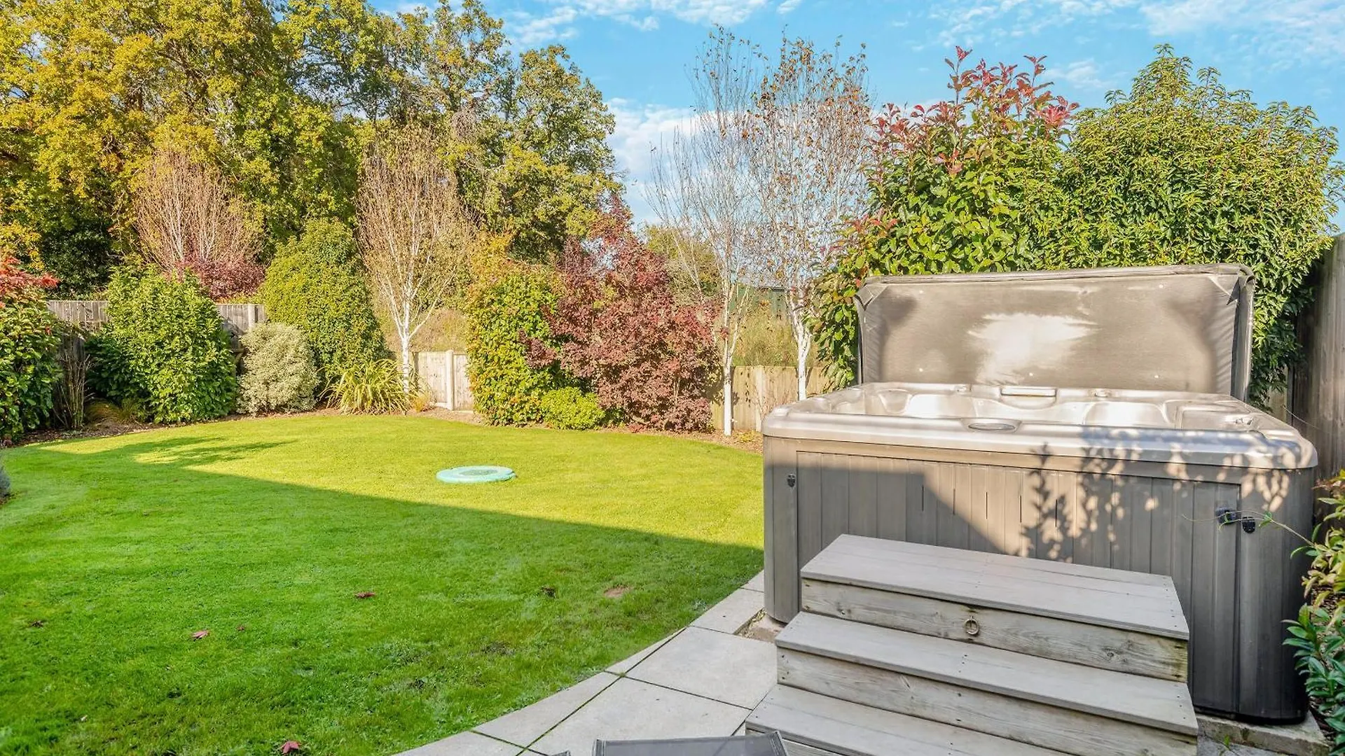 The Parlour Villa Ferndown 0*,